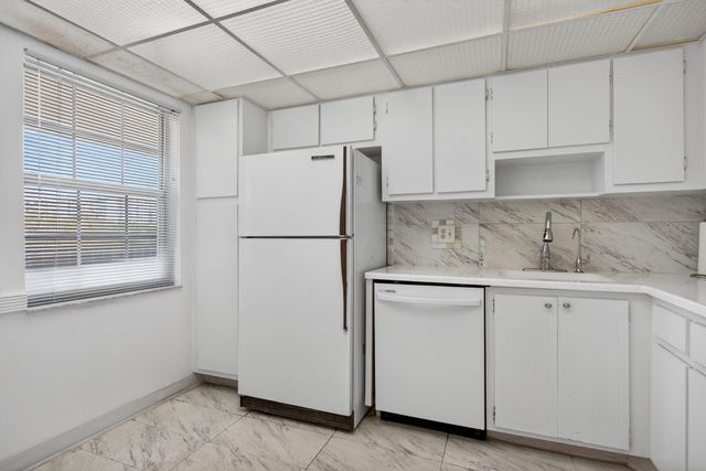 3507 Oaks Way 501, Pompano Beach, FL 33069