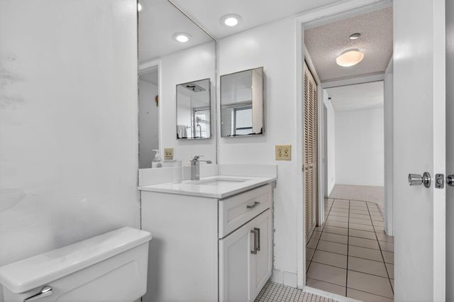 3507 Oaks Way 501, Pompano Beach, FL 33069