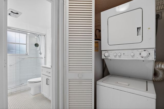 3507 Oaks Way 501, Pompano Beach, FL 33069