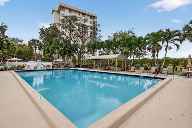 3507 Oaks Way 501, Pompano Beach, FL 33069