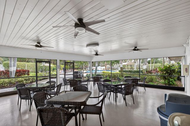 3507 Oaks Way 501, Pompano Beach, FL 33069