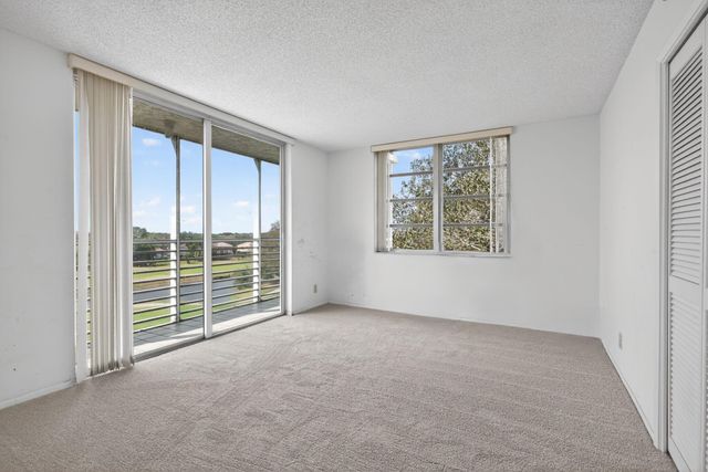 3507 Oaks Way 501, Pompano Beach, FL 33069