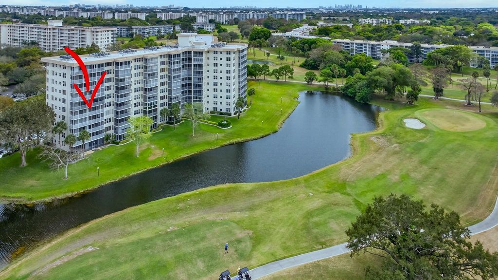 3507 Oaks Way 501, Pompano Beach, FL 33069