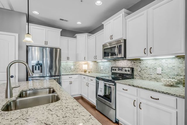 350 Coronado Pvt Cir, Hendersonville, TN 37075