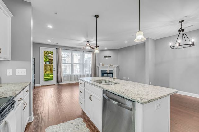 350 Coronado Pvt Cir, Hendersonville, TN 37075