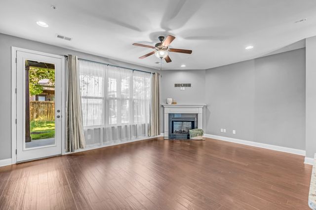 350 Coronado Pvt Cir, Hendersonville, TN 37075