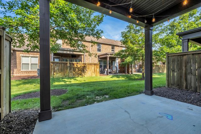 350 Coronado Pvt Cir, Hendersonville, TN 37075