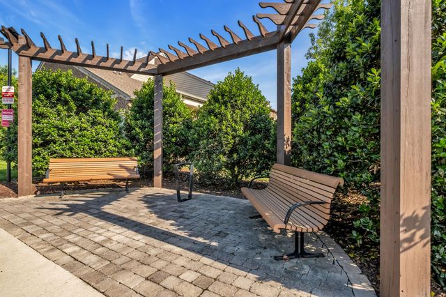 350 Coronado Pvt Cir, Hendersonville, TN 37075