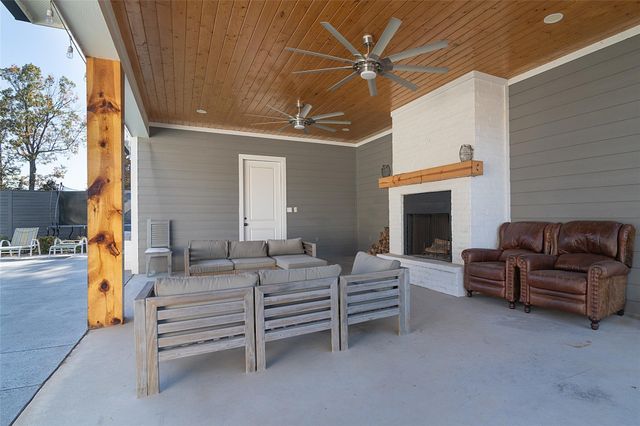 10920 Whispering Path Drive, Shreveport, LA 71106