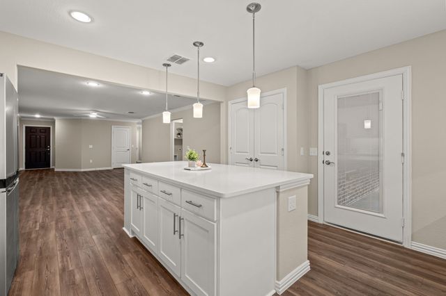 1104 Rough Hollow Drive, Mckinney, TX 75071