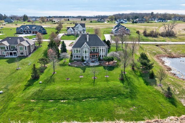 873 Tallgrass DRIVE, Grafton, WI 53024