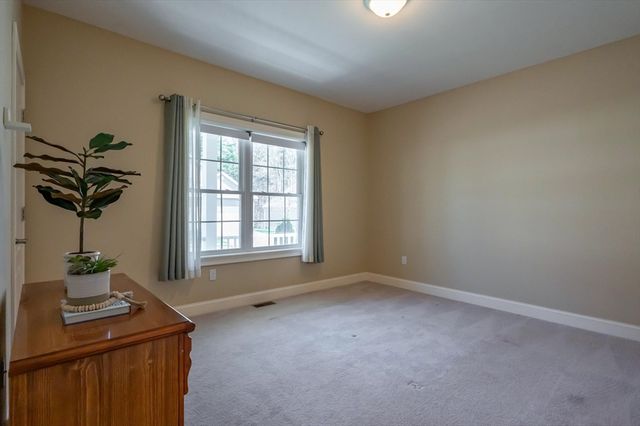 12 Torrey Pines Cir 12, Plaistow, NH 03865