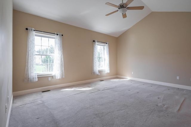12 Torrey Pines Cir 12, Plaistow, NH 03865