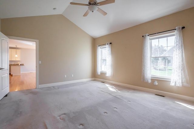 12 Torrey Pines Cir 12, Plaistow, NH 03865