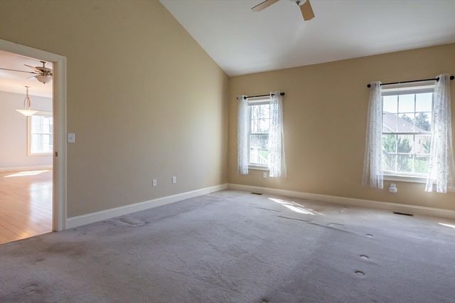 12 Torrey Pines Cir 12, Plaistow, NH 03865