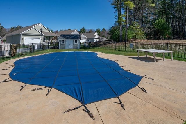12 Torrey Pines Cir 12, Plaistow, NH 03865