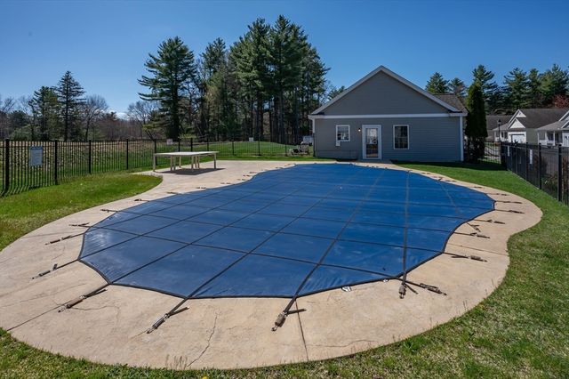 12 Torrey Pines Cir 12, Plaistow, NH 03865