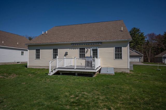 12 Torrey Pines Cir 12, Plaistow, NH 03865
