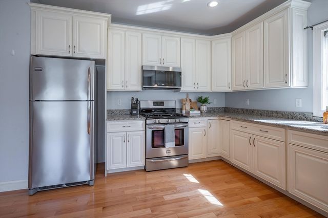 12 Torrey Pines Cir 12, Plaistow, NH 03865