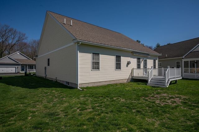 12 Torrey Pines Cir 12, Plaistow, NH 03865