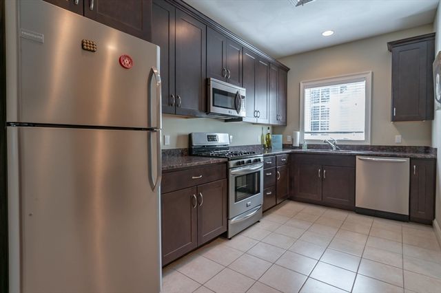 12 Torrey Pines Cir 12, Plaistow, NH 03865