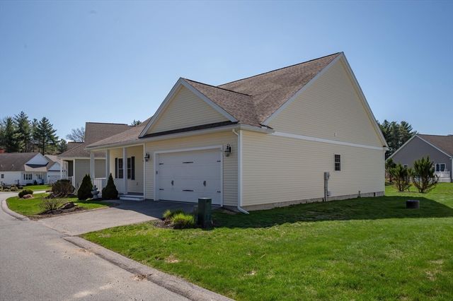 12 Torrey Pines Cir 12, Plaistow, NH 03865