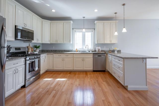 12 Torrey Pines Cir 12, Plaistow, NH 03865