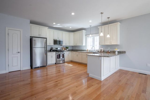 12 Torrey Pines Cir 12, Plaistow, NH 03865