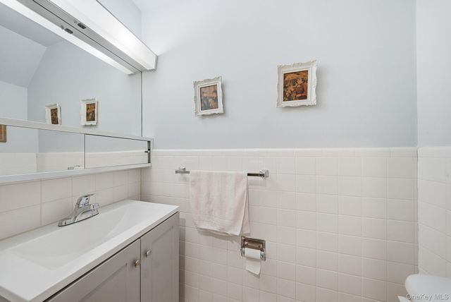 17 Elizabeth Way, Kiamesha Lake, NY 12751