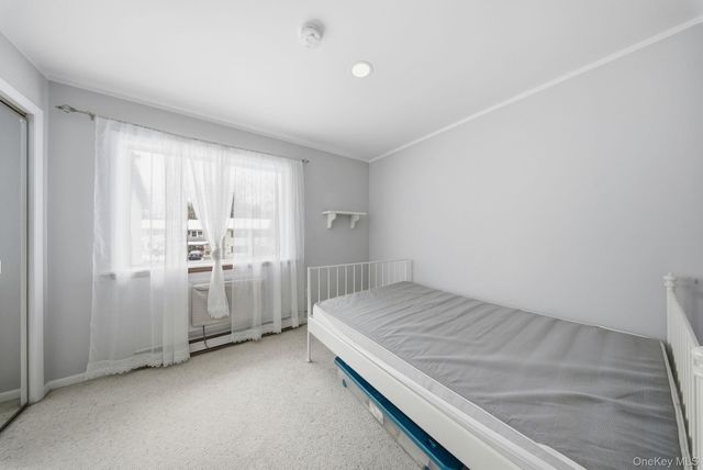 17 Elizabeth Way, Kiamesha Lake, NY 12751