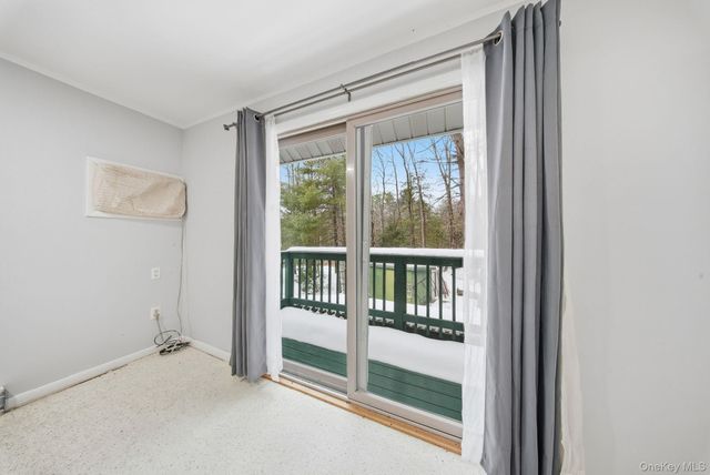 17 Elizabeth Way, Kiamesha Lake, NY 12751