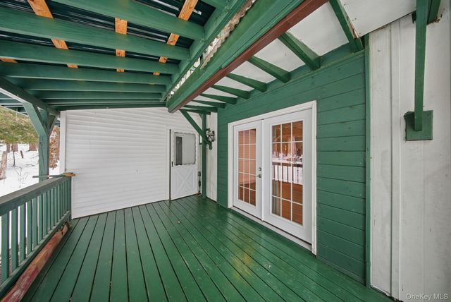 17 Elizabeth Way, Kiamesha Lake, NY 12751