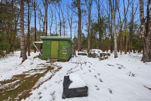 17 Elizabeth Way, Kiamesha Lake, NY 12751