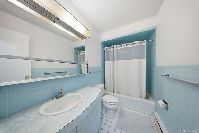 17 Elizabeth Way, Kiamesha Lake, NY 12751