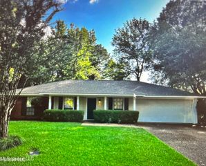 95 Twin Oaks Drive, Madison, MS 39110