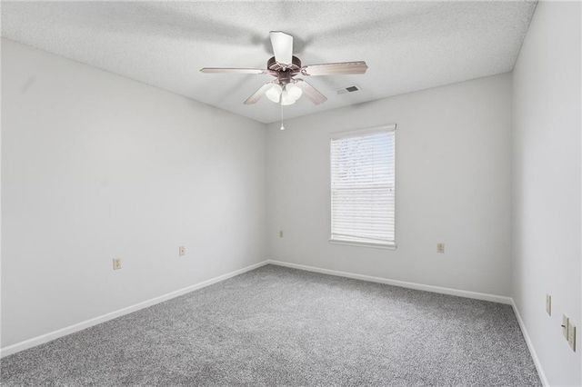 814 Coventry Lane, Raymore, MO 64083