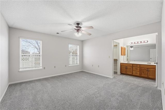 814 Coventry Lane, Raymore, MO 64083