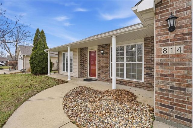 814 Coventry Lane, Raymore, MO 64083