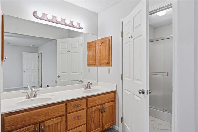 814 Coventry Lane, Raymore, MO 64083