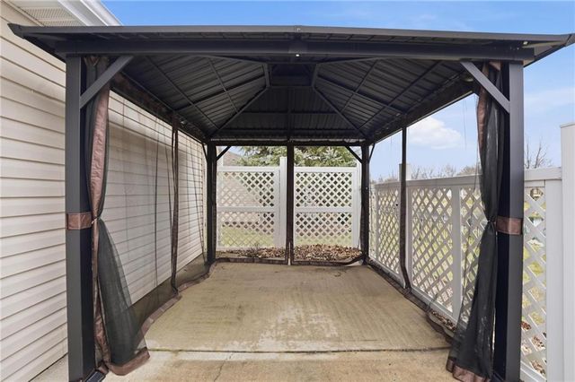 814 Coventry Lane, Raymore, MO 64083