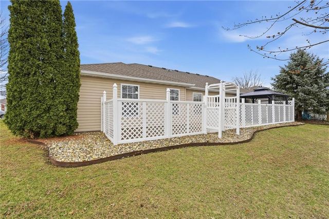 814 Coventry Lane, Raymore, MO 64083