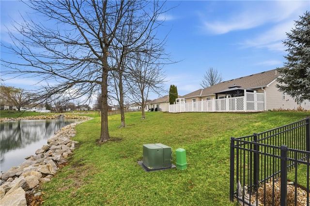 814 Coventry Lane, Raymore, MO 64083