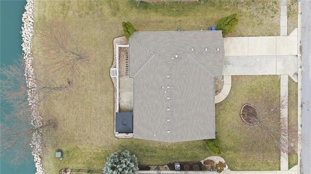 814 Coventry Lane, Raymore, MO 64083