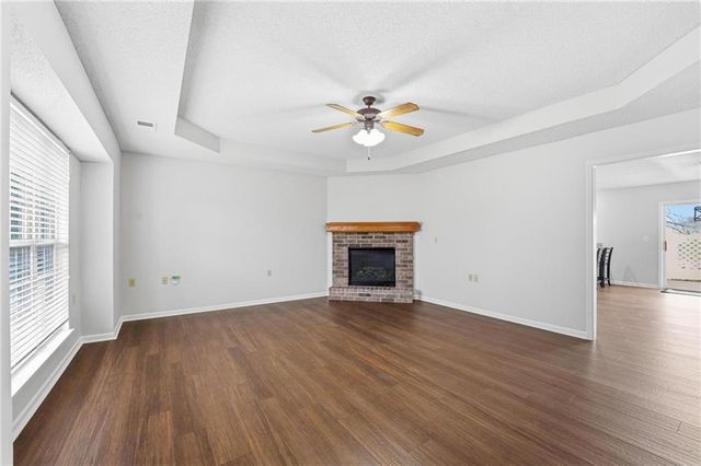 814 Coventry Lane, Raymore, MO 64083