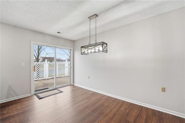 814 Coventry Lane, Raymore, MO 64083