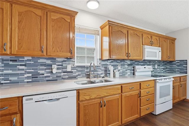 814 Coventry Lane, Raymore, MO 64083