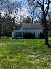 600 Benson Rd, Benton Harbor, MI 49022