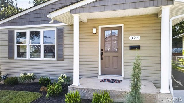 324 E Clinton Place, Kirkwood, MO 63122