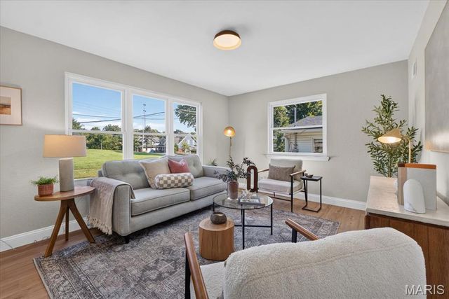 324 E Clinton Place, Kirkwood, MO 63122