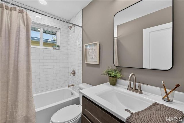 324 E Clinton Place, Kirkwood, MO 63122